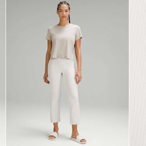 Lululemon Ribbed Softstreme Zip Leg HR Bone Cropped 25’’ Pants